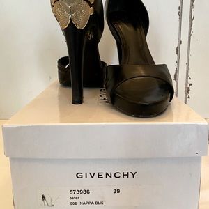 Givenchy Pumps